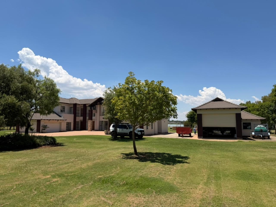 7 Bedroom Property for Sale in Oranjeville Free State